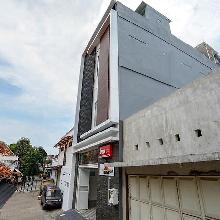 Super Oyo Capital O 614 Graha 8 Syariah Hotel Surabaya Luaran gambar