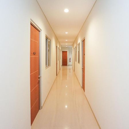 Super Oyo Capital O 614 Graha 8 Syariah Hotel Surabaya Luaran gambar