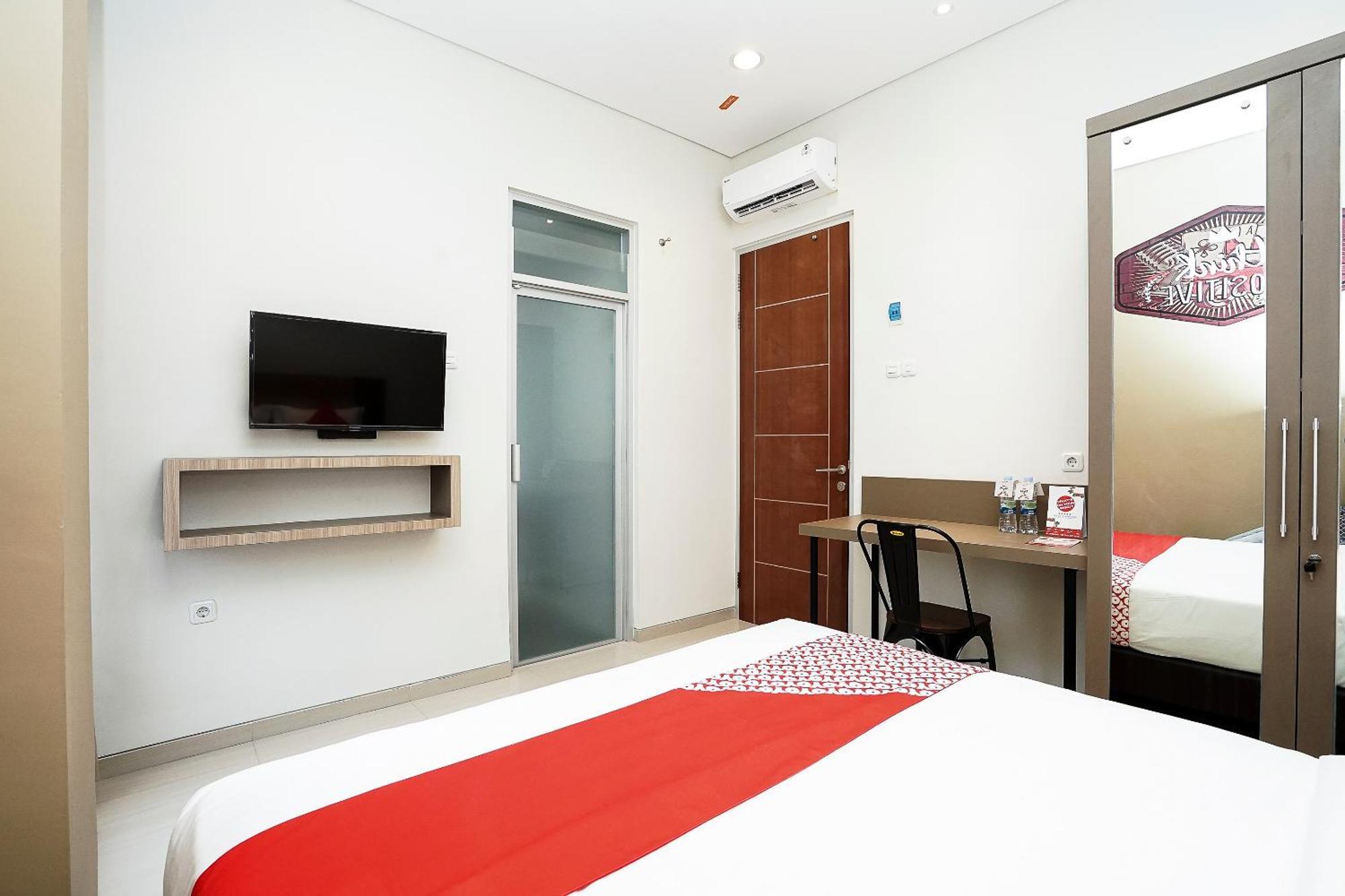 Super Oyo Capital O 614 Graha 8 Syariah Hotel Surabaya Luaran gambar
