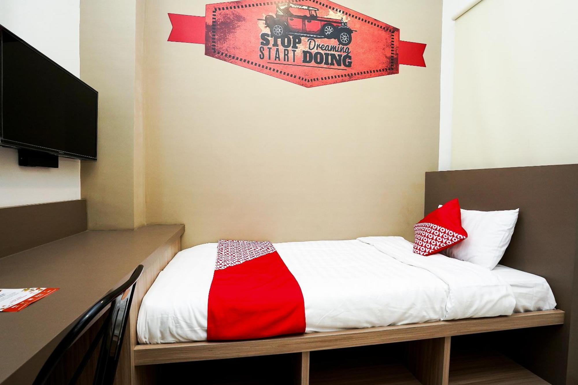 Super Oyo Capital O 614 Graha 8 Syariah Hotel Surabaya Luaran gambar