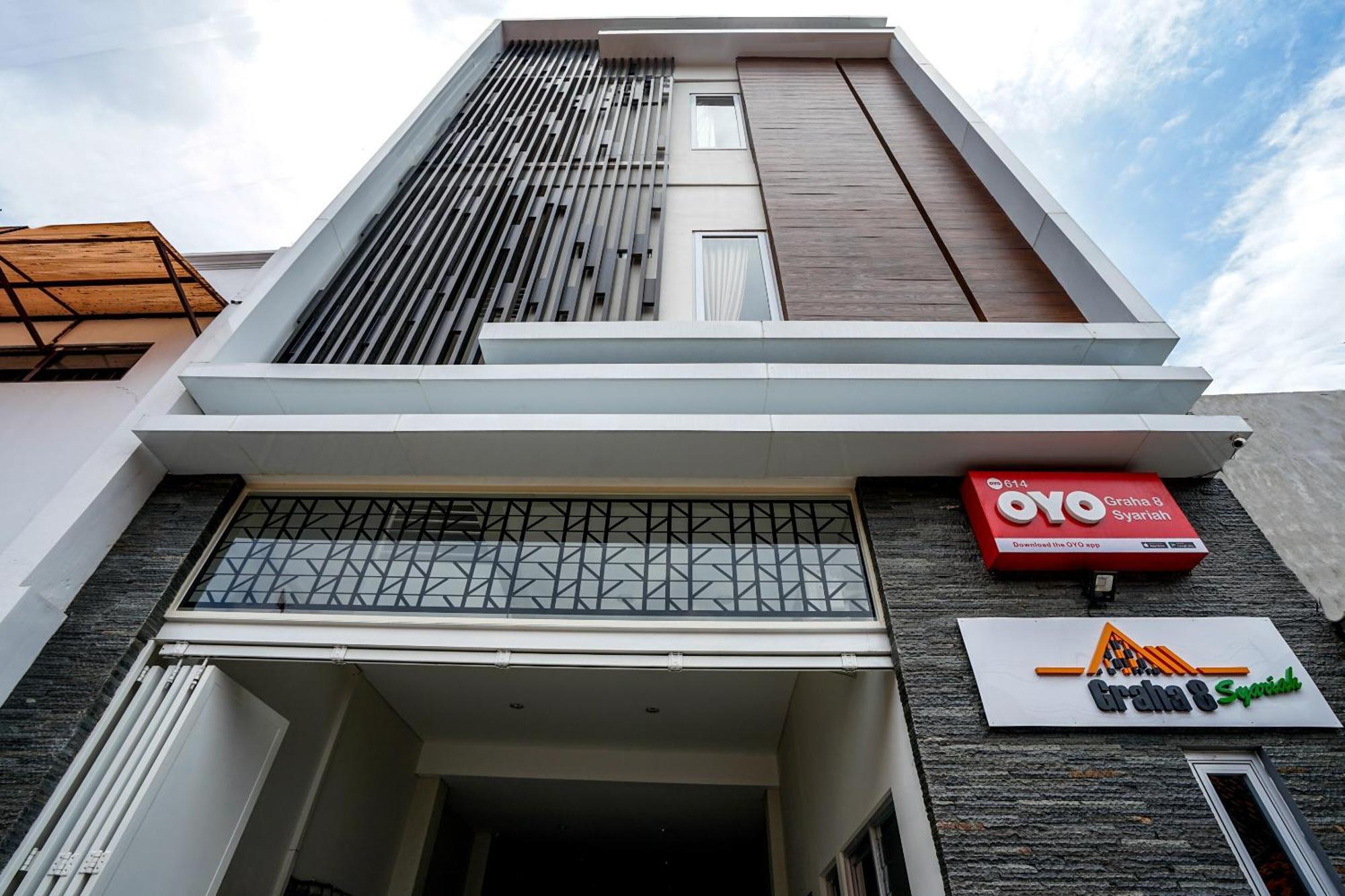 Super Oyo Capital O 614 Graha 8 Syariah Hotel Surabaya Luaran gambar