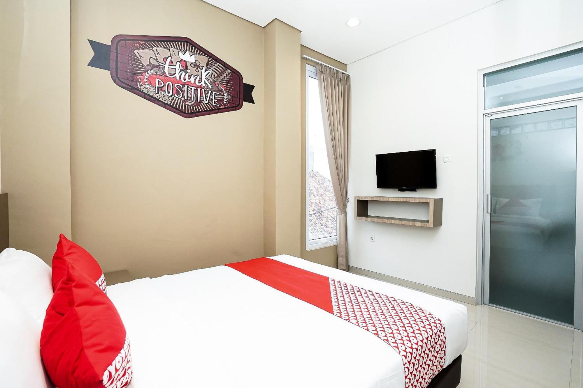 Super Oyo Capital O 614 Graha 8 Syariah Hotel Surabaya Luaran gambar
