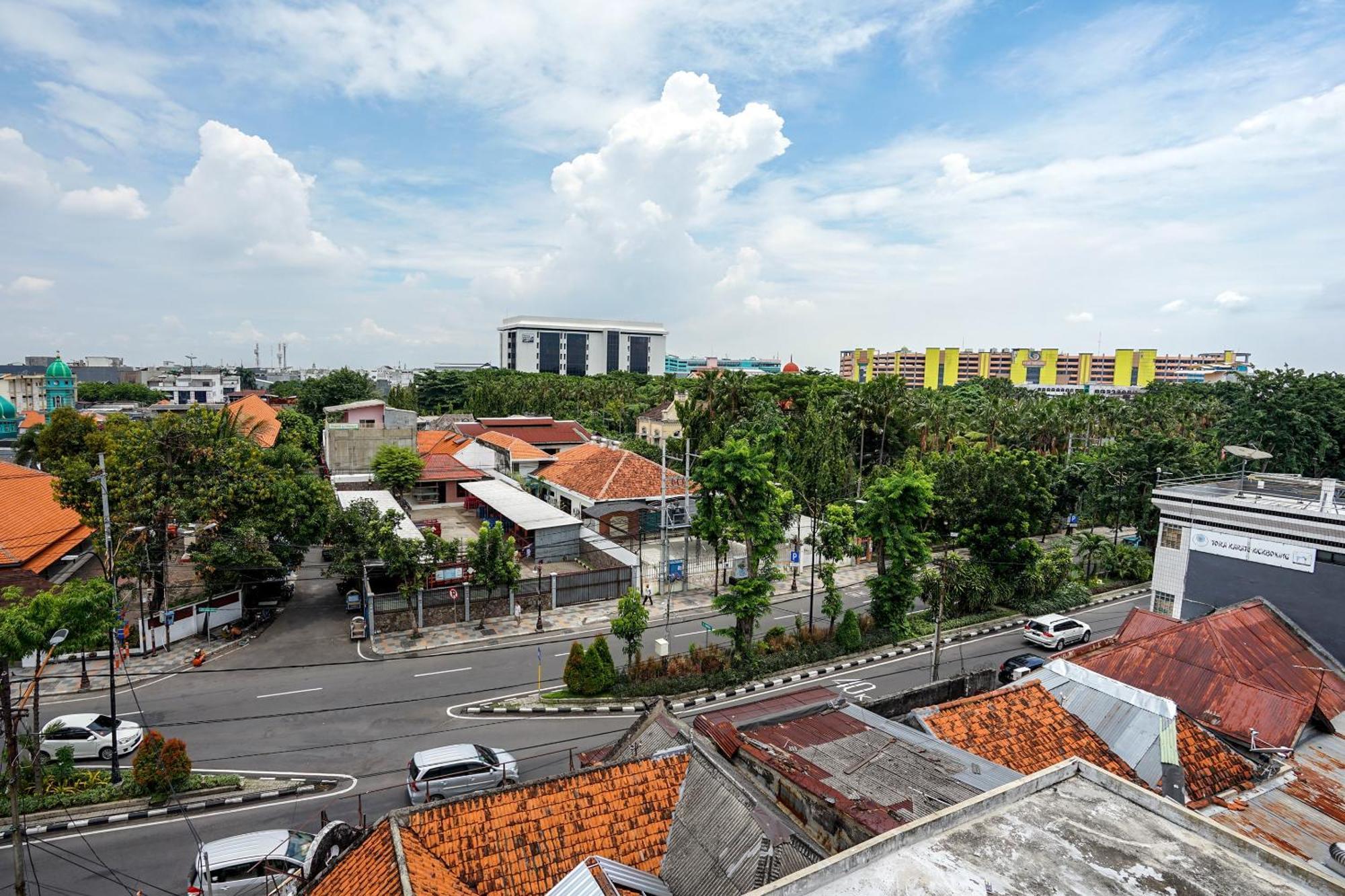 Super Oyo Capital O 614 Graha 8 Syariah Hotel Surabaya Luaran gambar