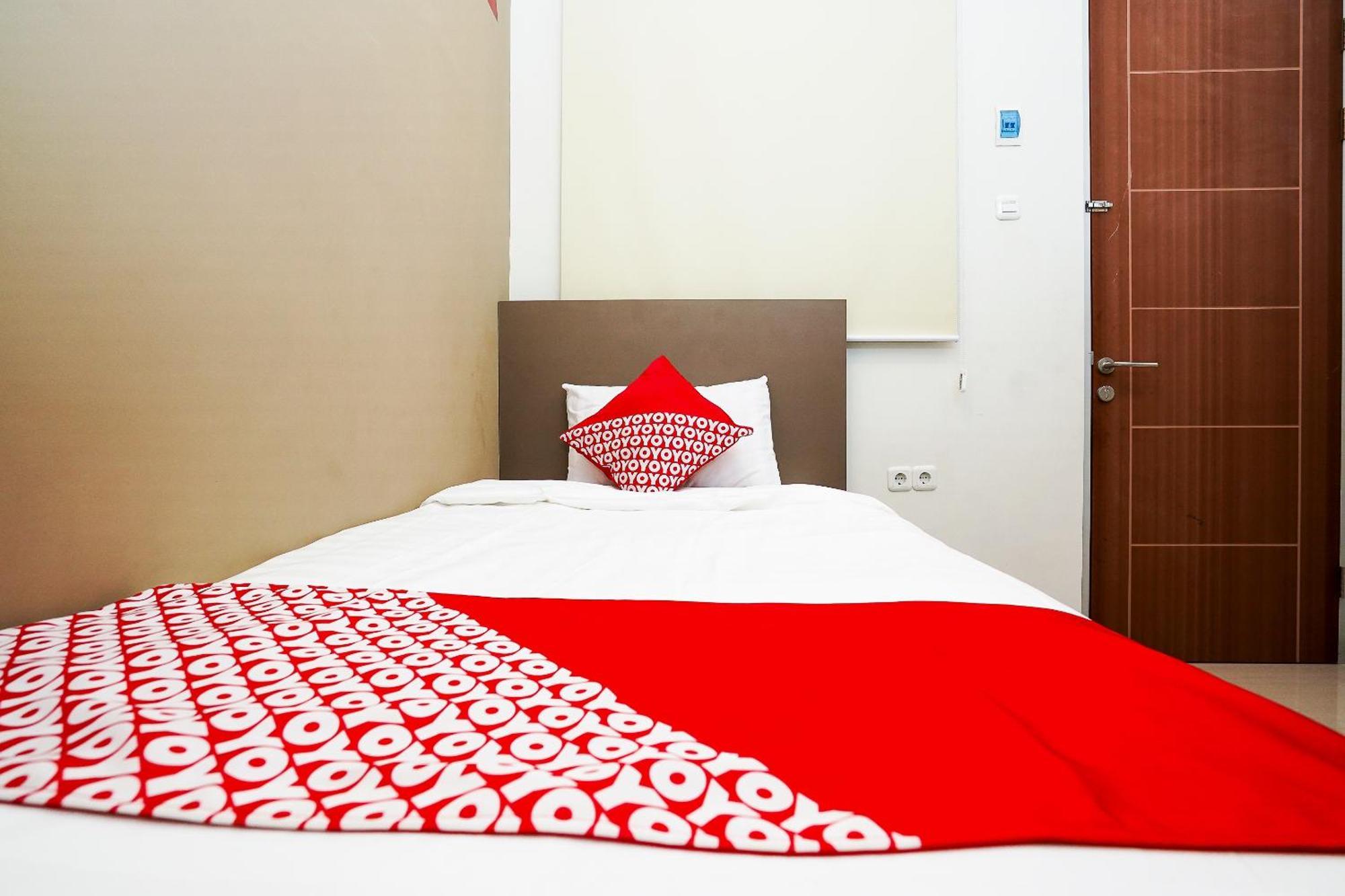 Super Oyo Capital O 614 Graha 8 Syariah Hotel Surabaya Luaran gambar