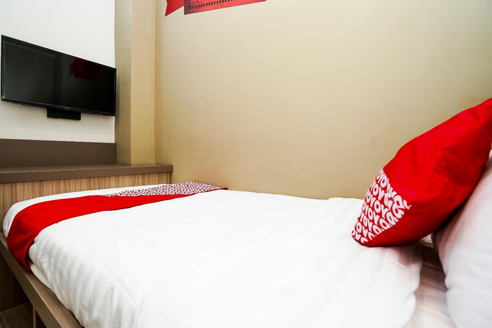 Super Oyo Capital O 614 Graha 8 Syariah Hotel Surabaya Luaran gambar